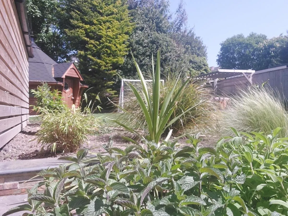 Beach House, With Bbq Lodge And Hot Tub! Bournemouth United Kingdom